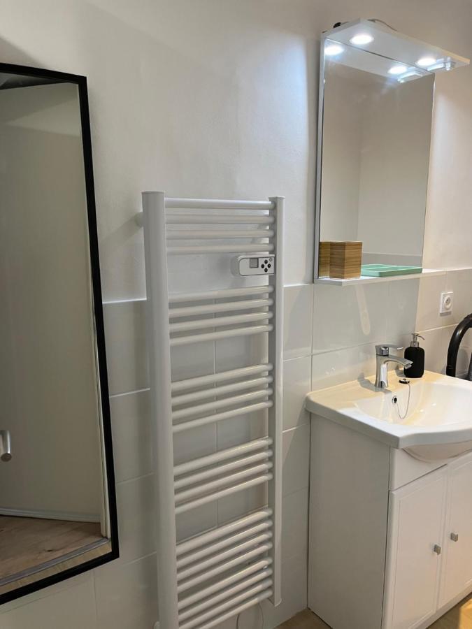Studio Hyeres -Rue Pietonne Climatisation Lit 160 Tout Equipe - Sabrina Hyères Exterior foto