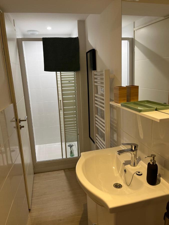 Studio Hyeres -Rue Pietonne Climatisation Lit 160 Tout Equipe - Sabrina Hyères Exterior foto